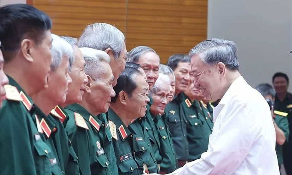 Party chief expresses gratitude to millions of ex-revolutionaries, war heroes